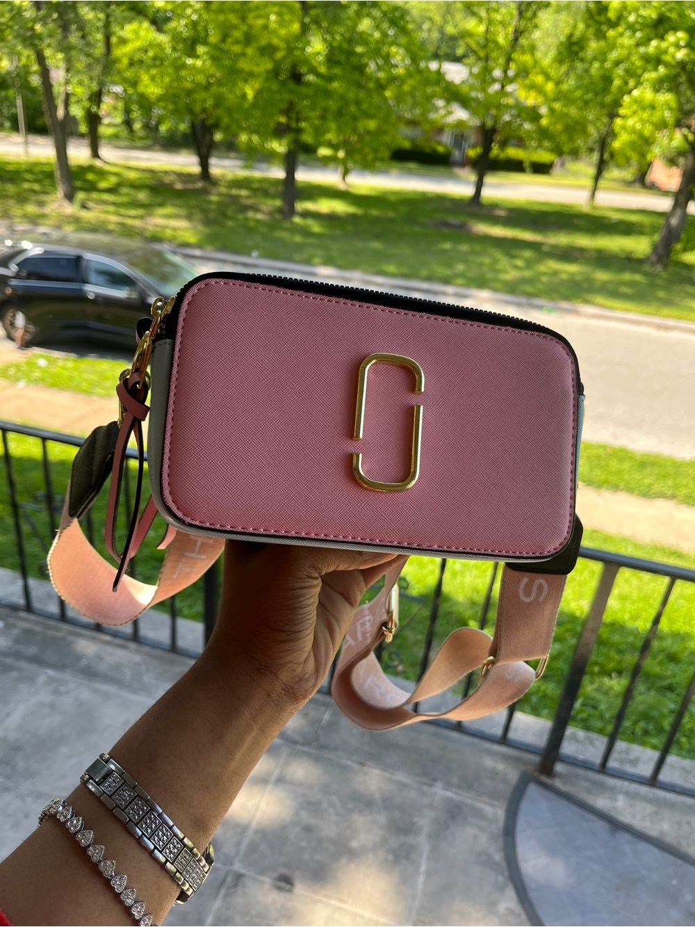 Marc Jacobs Pink Leather Snapshot Camera Bag with Logo Strap - Picture 7 of 7